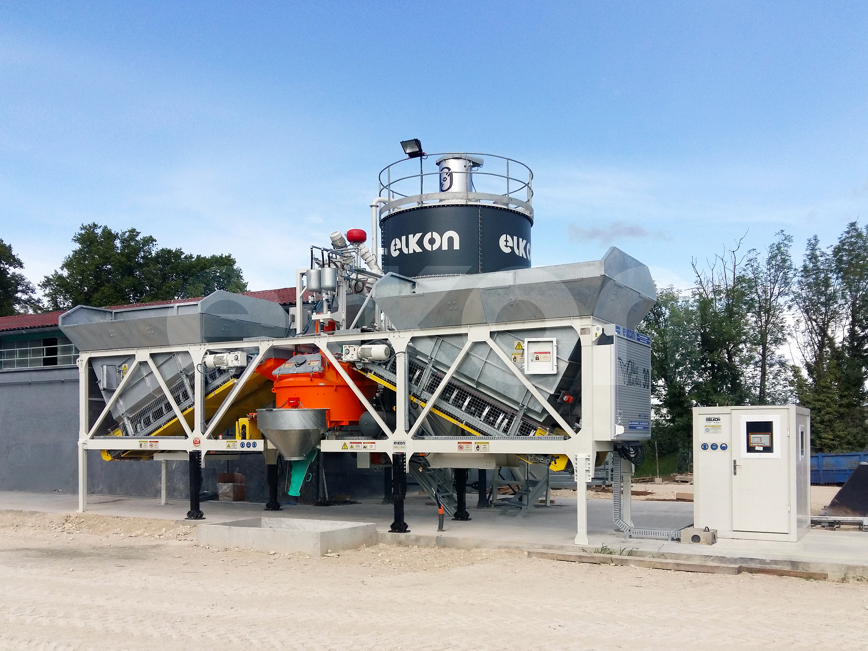 Self-Service Concrete Filling Station to Germany!